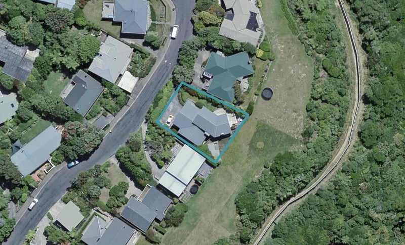 27 Versailles Street, Karori, Wellington - Carousel 1