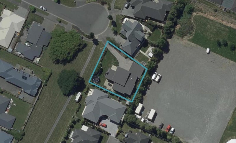 20 Cunneen Place, Aidanfield, Christchurch - Carousel 1