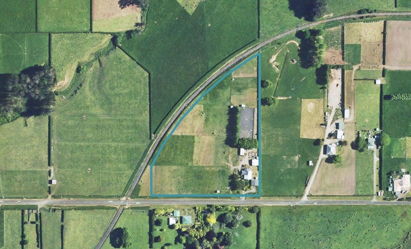 197 Warwick Road, Stratford - Carousel 1