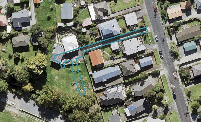 2/62 Titoki Street, Te Atatū Peninsula, Auckland - Carousel 1