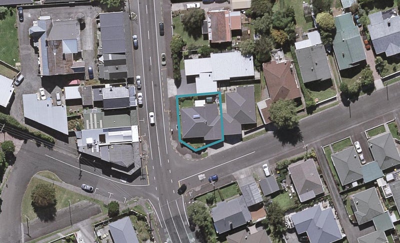 1 Holsworthy Road, Lower Vogeltown, New Plymouth - Carousel 1
