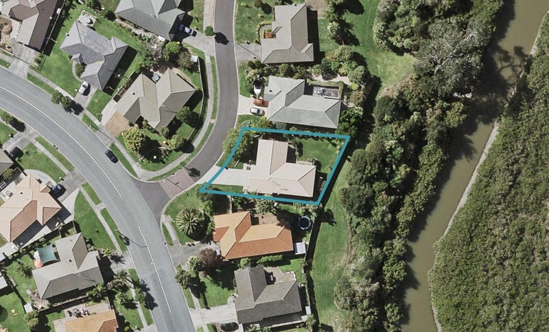 3 Corfield Way, Burswood, Auckland - Carousel 1