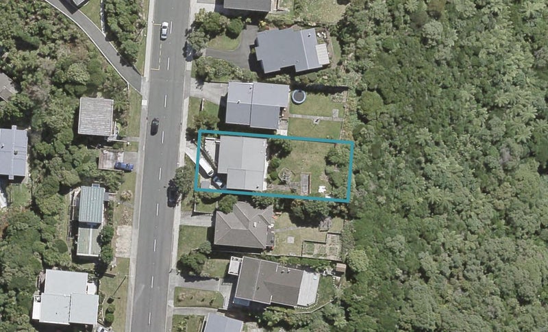 104 Dowse Drive, Maungaraki, Lower Hutt - Carousel 1