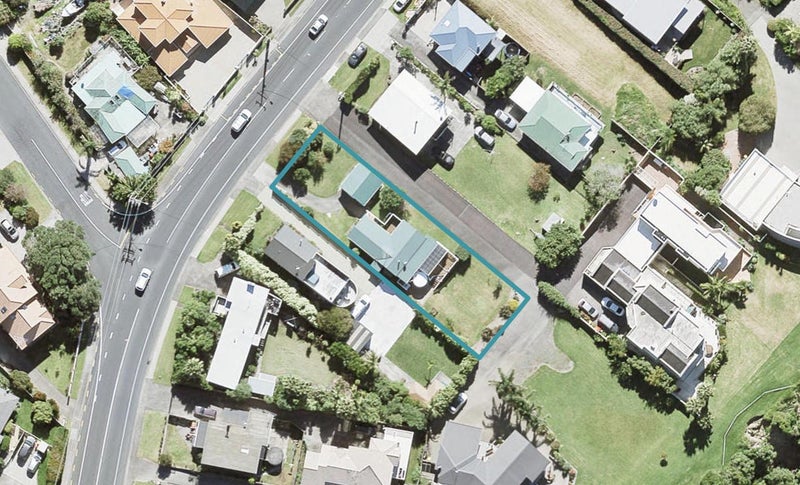 1025 Whangaparaoa Road, Tindalls Beach, Whangaparaoa - Carousel 1