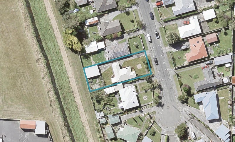 12 Heath Street, Wainuiomata, Lower Hutt - Carousel 1
