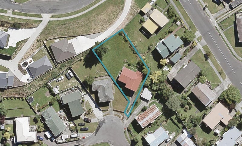 28 Blueberry Grove, Timberlea, Upper Hutt - Carousel 1