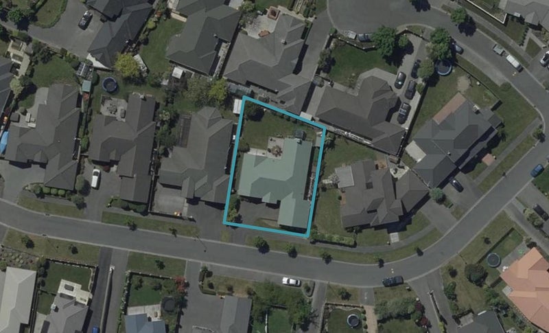 12 Coppinger Terrace, Aidanfield, Christchurch - Carousel 1