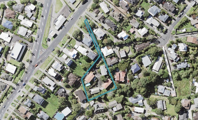 1/86 Browns Bay Road, Rothesay Bay, Auckland - Carousel 1