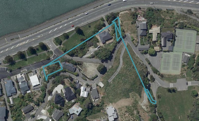18 The Brae, Mount Pleasant, Christchurch - Carousel 1