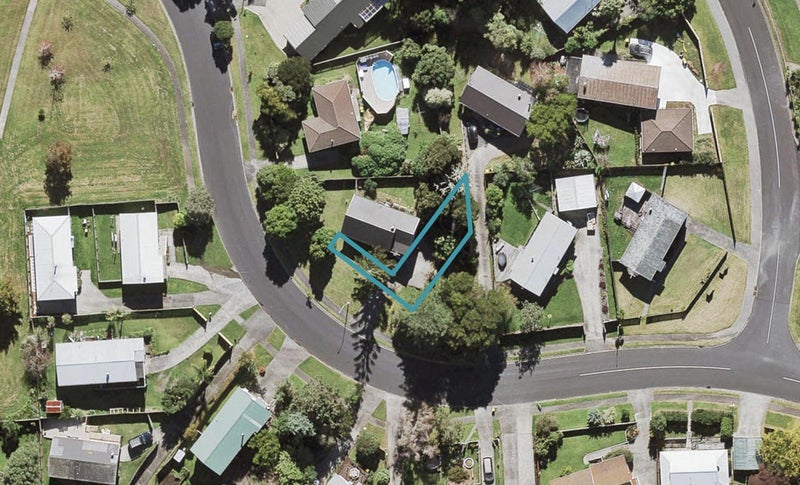 11B Elizabeth Drive, West Harbour, Auckland - Carousel 1