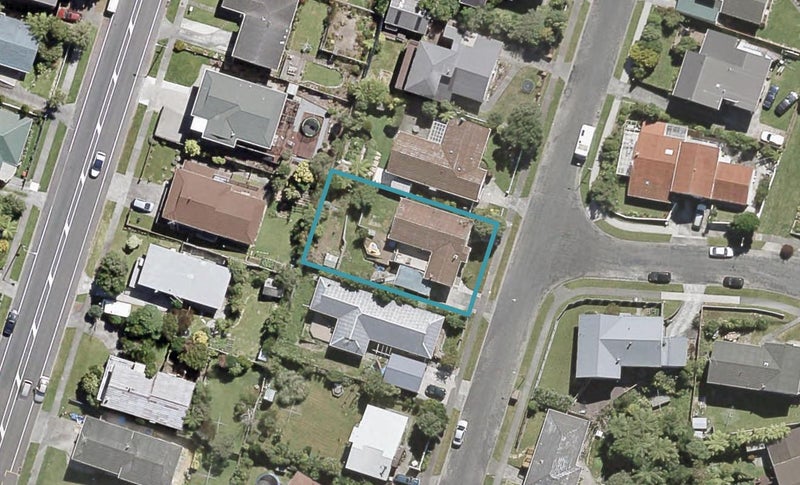 11 Taieri Crescent, Kelson, Lower Hutt - Carousel 1