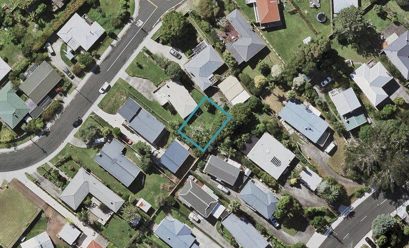 14D Trinidad Road, Sunnynook, Auckland - Carousel 1