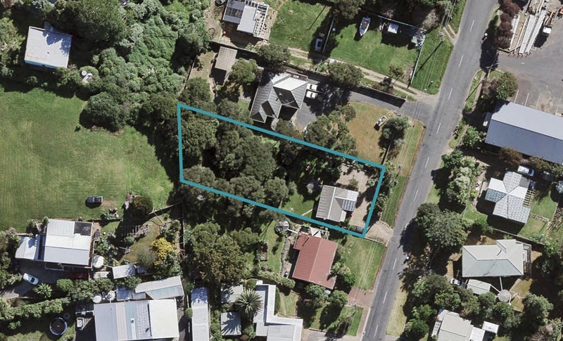 6 Sea View Road, Ostend, Waiheke Island - Carousel 1