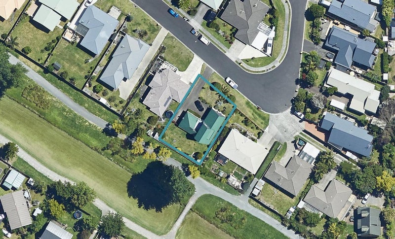 16 Webb Place, Papamoa Beach, Papamoa - Carousel 1