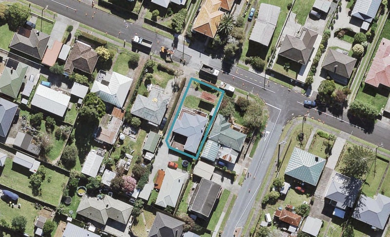 5 Beaubank Road, Kelston, Auckland - Carousel 1