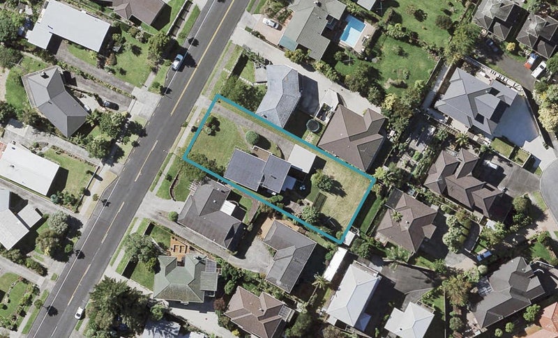 82 Bradbury Road, Botany Downs, Auckland - Carousel 1