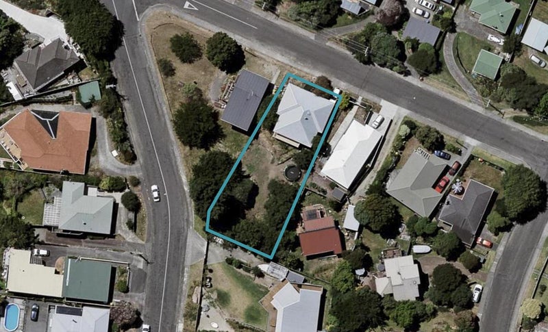 16 Ngaio Road, Raumati Beach, Paraparaumu - Carousel 1