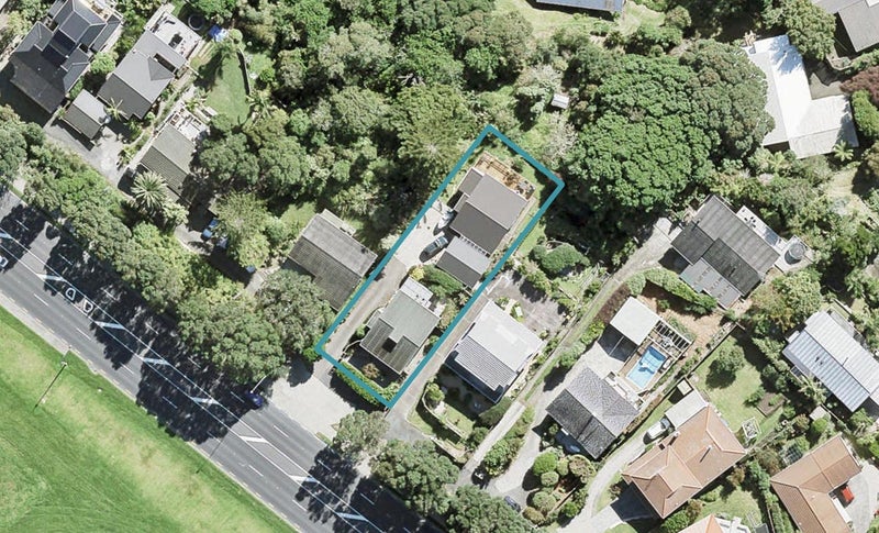 1/272 Whangaparaoa Road, Red Beach, Whangaparāoa - Carousel 1