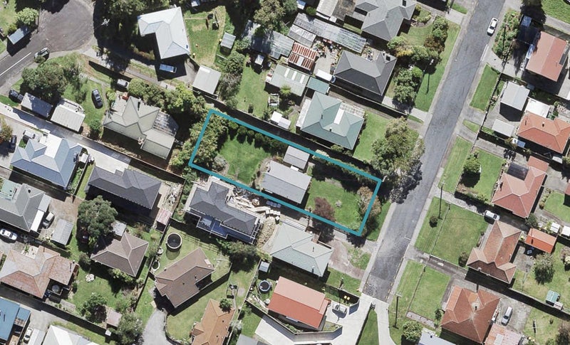 7 Bamboo Grove, Kelston, Auckland - Carousel 1