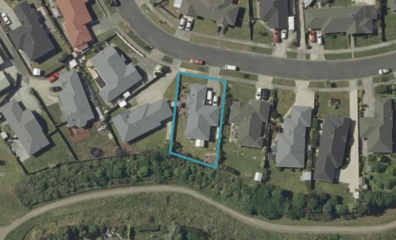 8 Aspen Way, Kelvin Grove, Palmerston North - Carousel 1