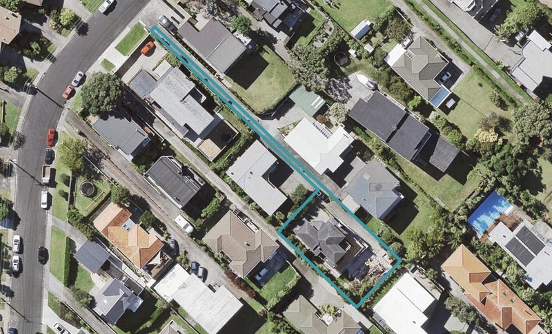 21B Seaview Road, Castor Bay, Auckland - Carousel 1
