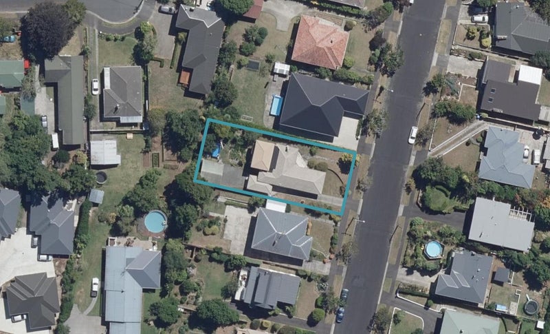 27 Kakanui Avenue, Hillcrest, Hamilton - Carousel 1
