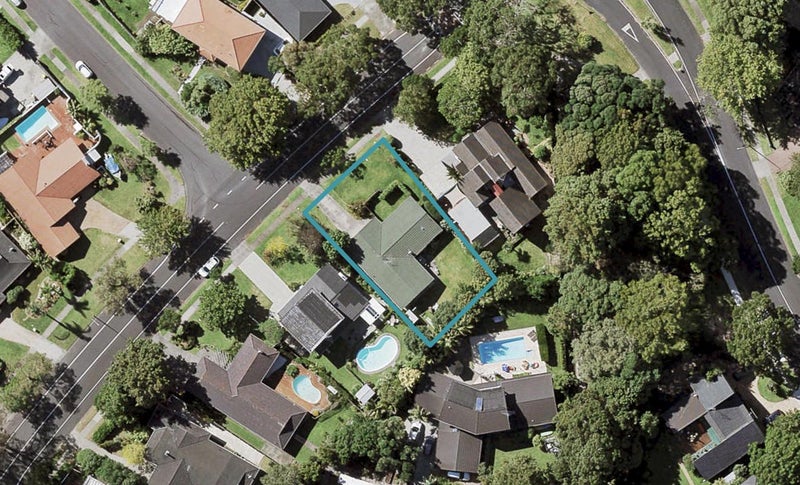 128 Fisher Parade, Sunnyhills, Auckland - Carousel 1