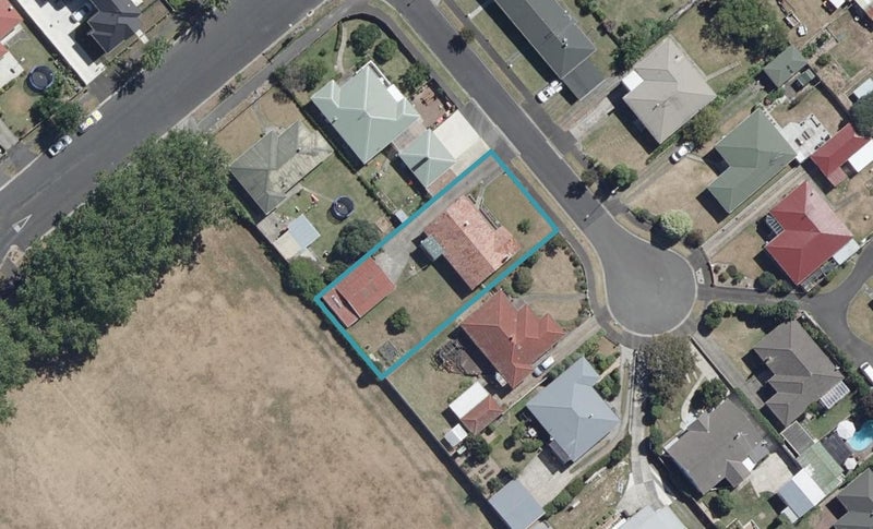 4 Christie Street, Forest Lake, Hamilton - Carousel 1