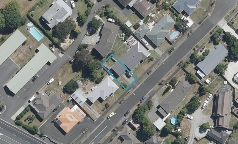 1/5 Garrick Place, Beerescourt, Hamilton - Carousel 1