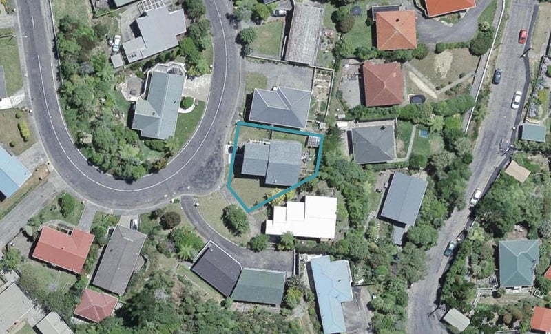 57 Allington Road, Karori, Wellington - Carousel 1