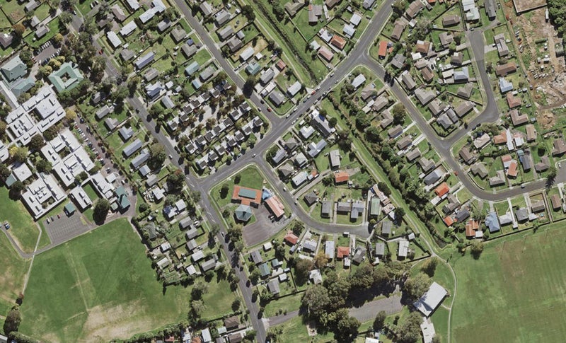 2 Harvard Place, Mangere, Auckland - Carousel 1