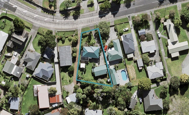40 Taikata Road, Te Atatu Peninsula, Auckland - Carousel 1