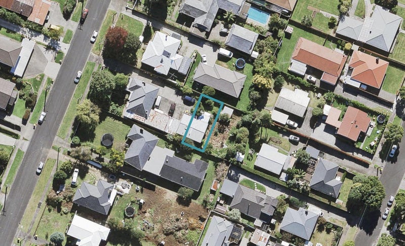 99E Lynwood Road, New Lynn, Auckland - Carousel 1