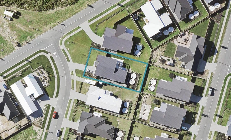 4 Lydiard Place, Beachlands, Auckland - Carousel 1