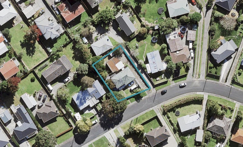 26 Fairclough Road, Beach Haven, Auckland - Carousel 1