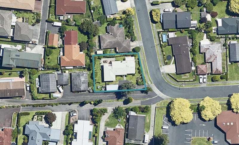 38 Lydbrook Place, Otumoetai, Tauranga - Carousel 1