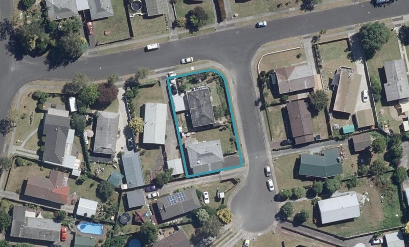 8 Cypress Crescent, Pukete, Hamilton - Carousel 1