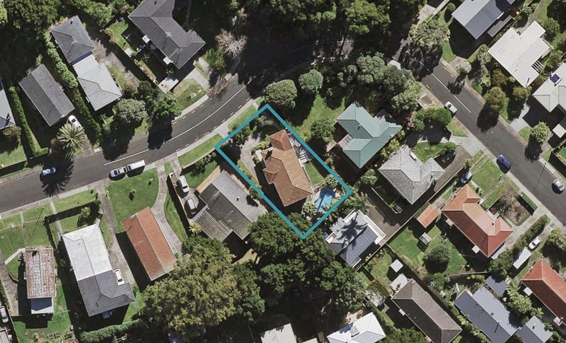 16 Stanaway Street, Hillcrest, Auckland - Carousel 1