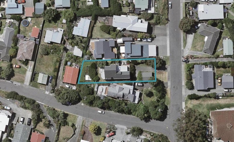 12 Bluegum Road, Paraparaumu Beach, Paraparaumu - Carousel 1