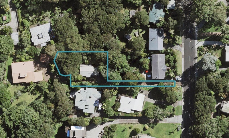 44A Woodfern Crescent, Titirangi, Auckland - Carousel 1