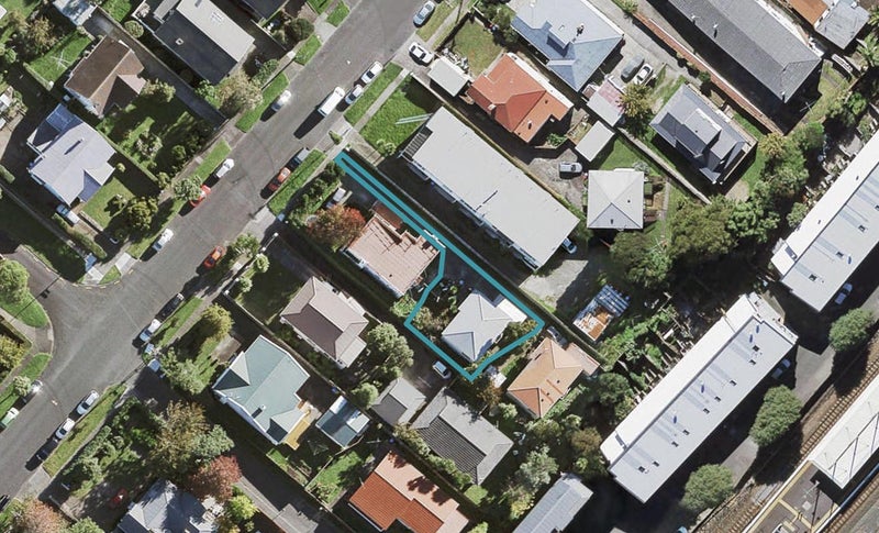 2/16 Willcott Street, Mount Albert, Auckland - Carousel 1