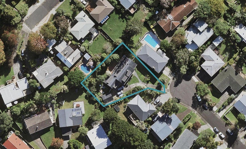18 Totara Grove, Hillcrest, Auckland - Carousel 1