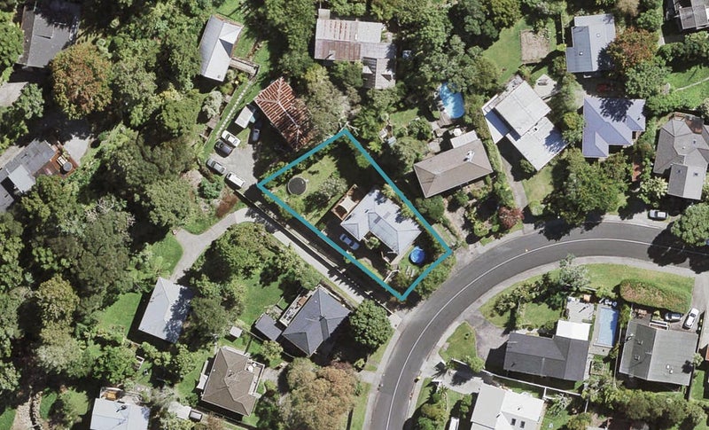 11 Daffodil Street, Titirangi, Auckland - Carousel 1