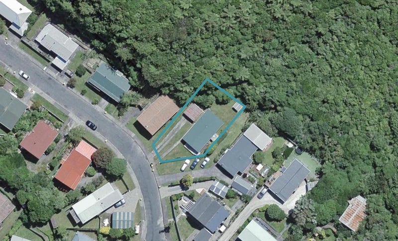 14 Fiona Grove, Karori, Wellington - Carousel 1