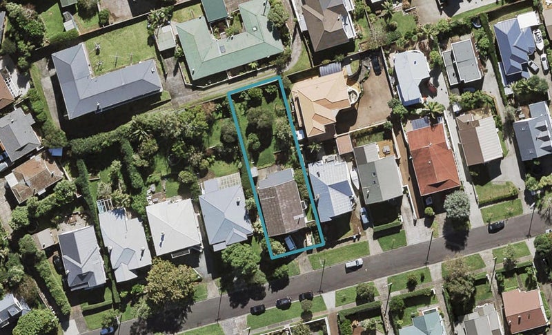 13 Highland Road, Mount Albert, Auckland - Carousel 1