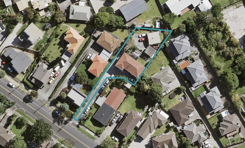 48A View Road, Henderson, Auckland - Carousel 1