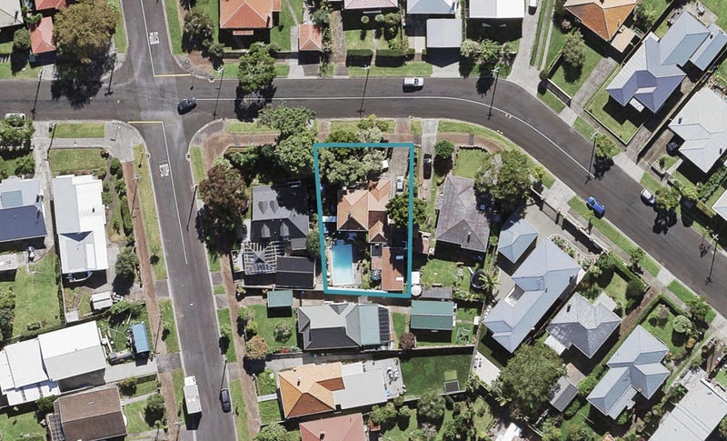 46 Margaret Avenue, Mount Albert, Auckland - Carousel 1