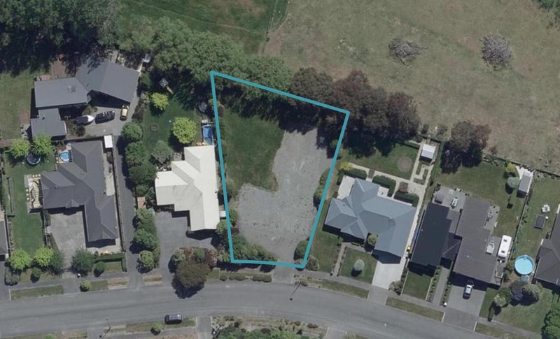 25 Hemingway Place, Spencerville, Christchurch - Carousel 1