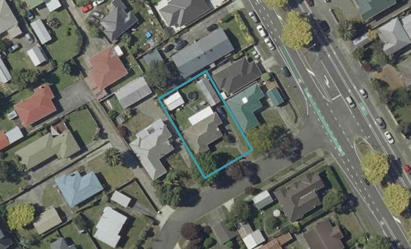 4 Chester Crescent, West End, Palmerston North - Carousel 1