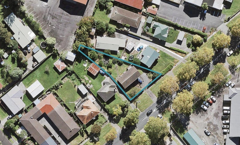 7 Seabrook Avenue, New Lynn, Auckland - Carousel 1